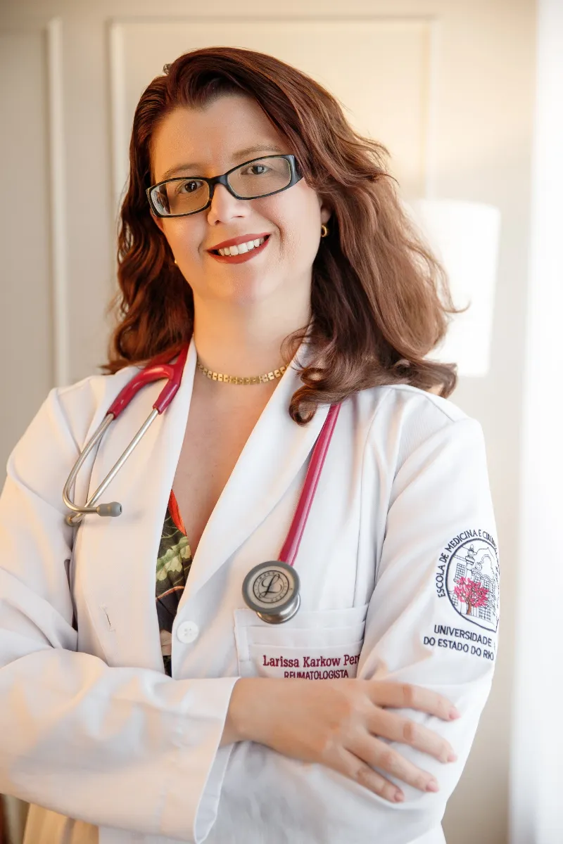 Dra. Larissa Karkow, médica reumatologista